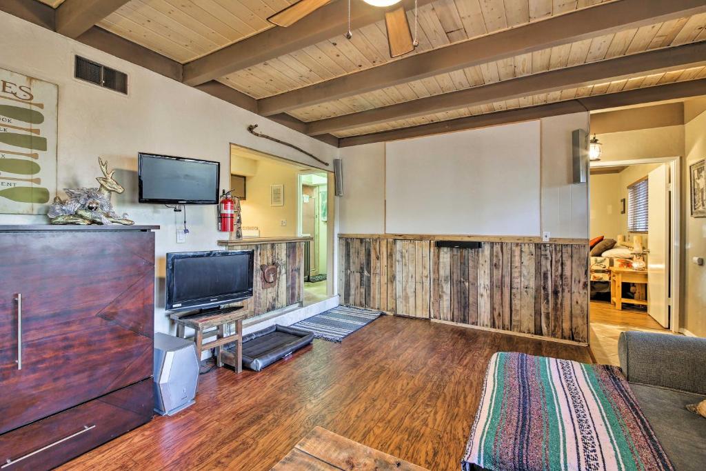 Spacious Family Cabin - 5 Minutes to Lake Gregory! - image 2