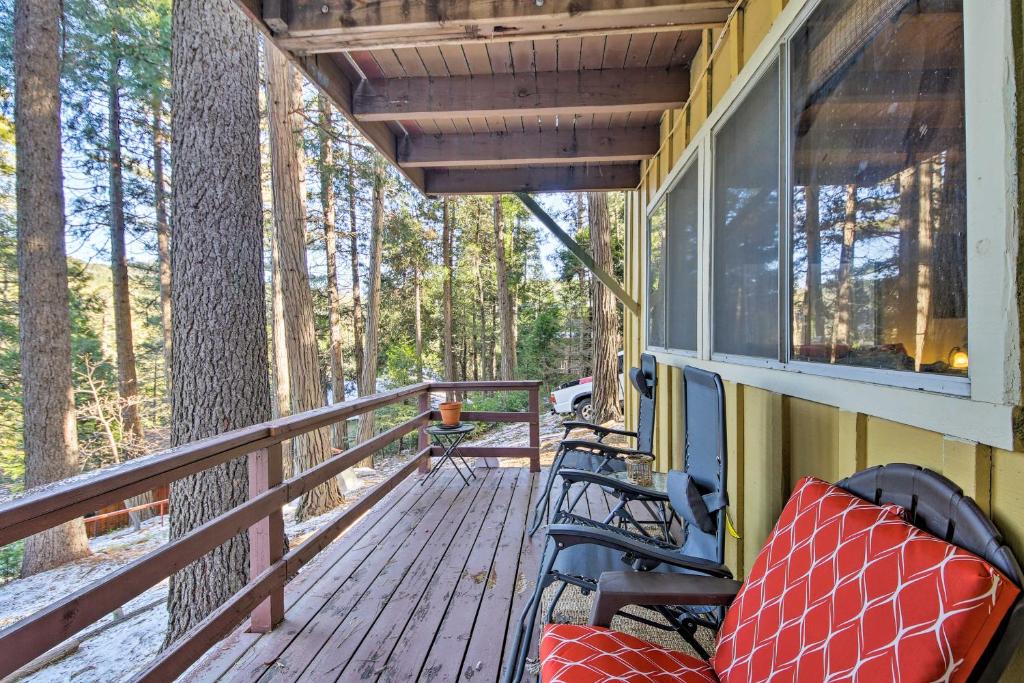 Spacious Family Cabin - 5 Minutes to Lake Gregory! - image 4