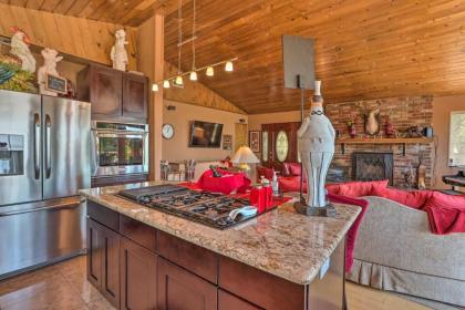 Crestline Area Escape with 3 Decks and Fire Pit! - image 10