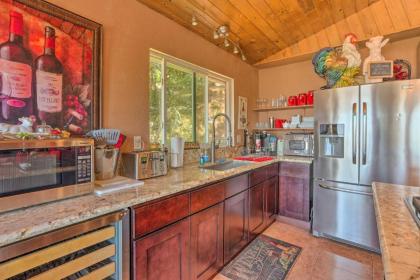 Crestline Area Escape with 3 Decks and Fire Pit! - image 9