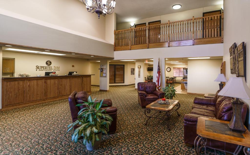 Supertel Inn & Conference Center - image 2