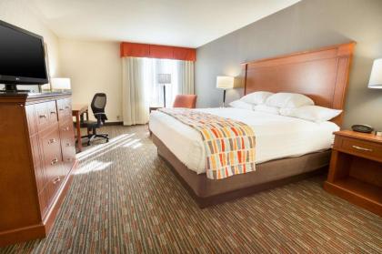 Drury Inn & Suites St. Louis Creve Coeur - image 8