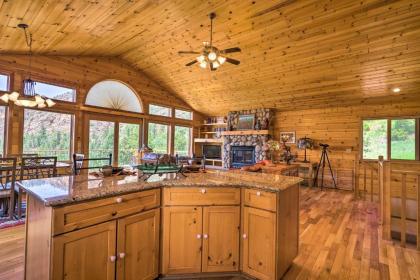 Cripple Creek Mtn Getaway with Panoramic Views - image 9