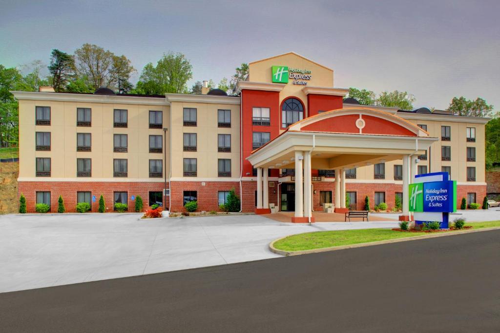 Holiday Inn Express & Suites Cross Lanes an IHG Hotel - main image