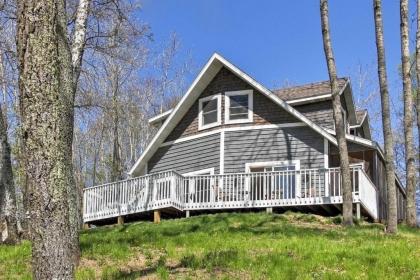 Spacious Pine Lake Home Deck Fire Pit and 3 Acres! - image 2