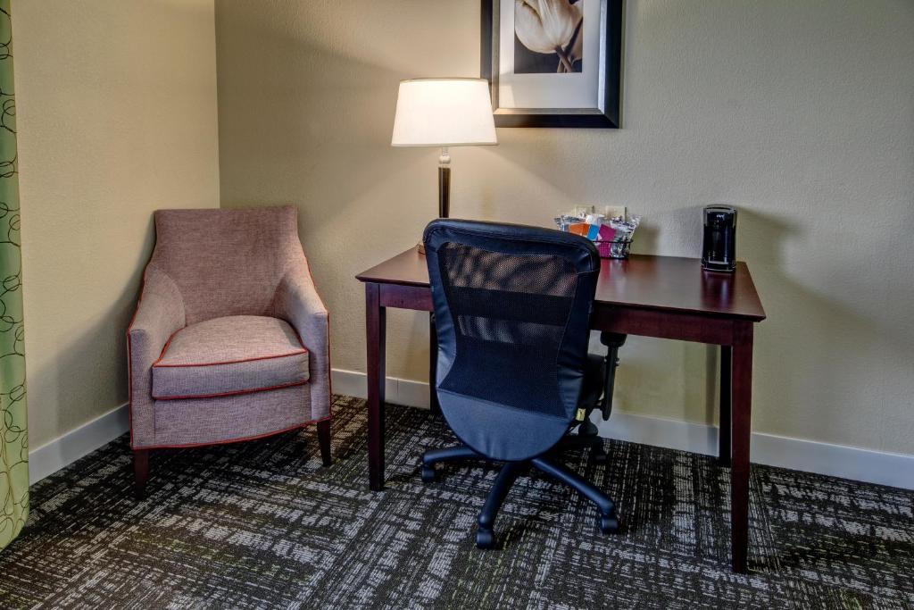 Hampton Inn Crossville - image 3