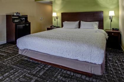 Hampton Inn Crossville - image 5