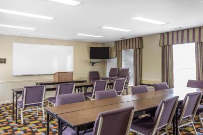 Quality Inn Crossville Near Cumberland Mountain State Park - image 5