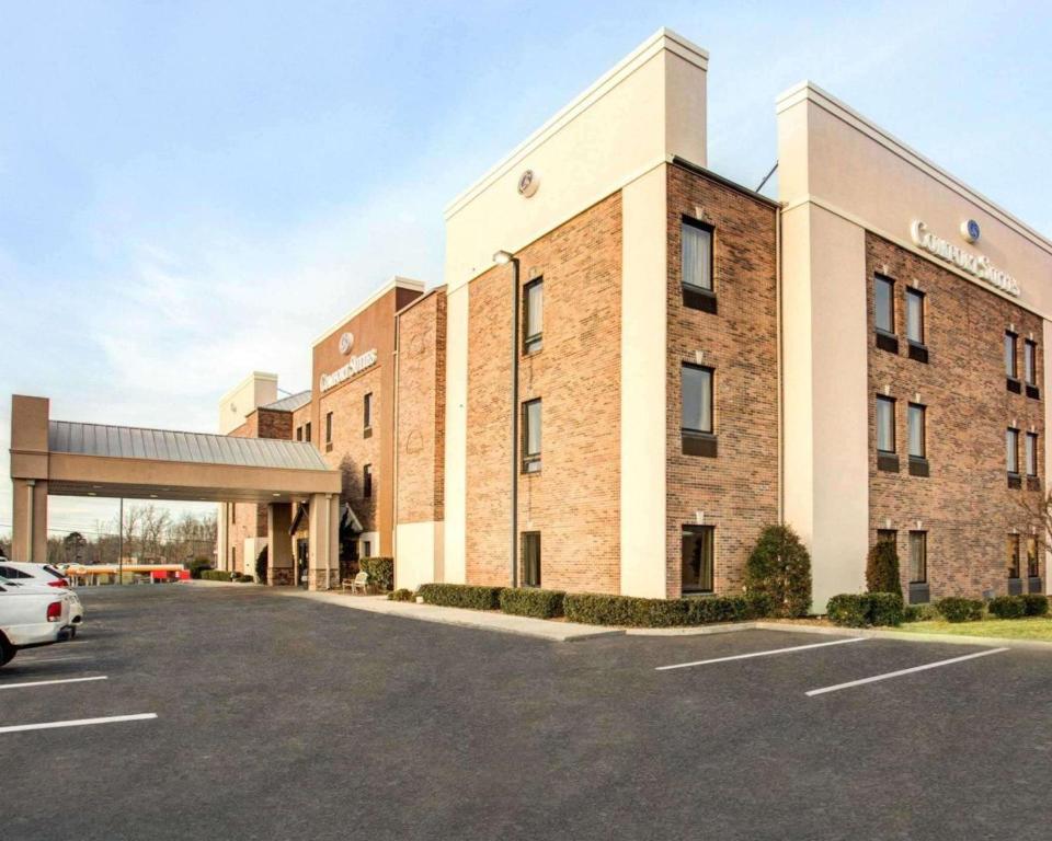 Comfort Suites - main image