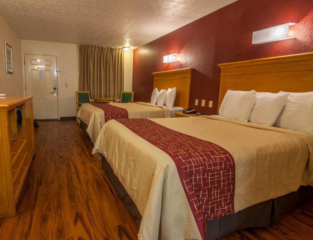 Red Roof Inn Crossville - image 3