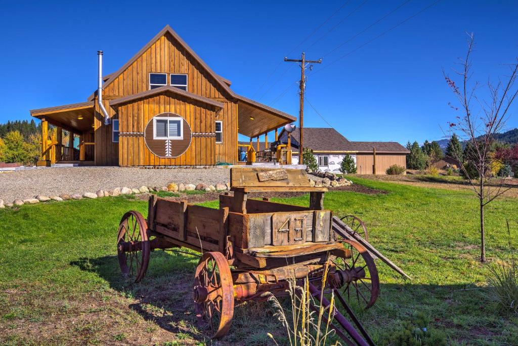 Garden Valley Cabin with Teepee Deck and Mtn Views! - main image