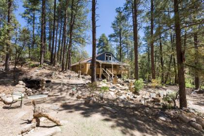 Crown King Bunkhouse - image 12