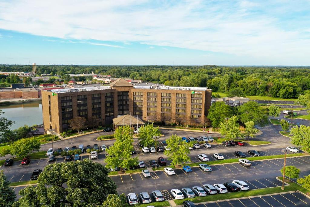 Holiday Inn Chicago Northwest/Crystal Lake/Convention Center an IHG Hotel - main image