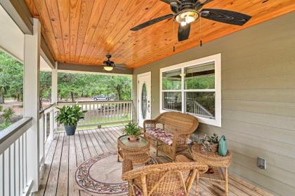 Crystal River Cottage on 1 Acre with Deck and Porch