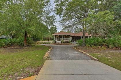 Crystal River Cottage on 1 Acre with Deck and Porch! - image 12