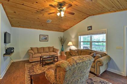 Crystal River Cottage on 1 Acre with Deck and Porch! - image 14