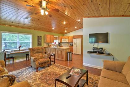 Crystal River Cottage on 1 Acre with Deck and Porch! - image 9