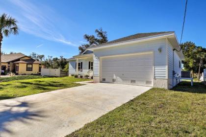 Spacious and Hip Crystal River Home with Dock and Kayaks! - image 9