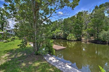 Waterfront Crystal River Hideaway with Private Dock! - image 12