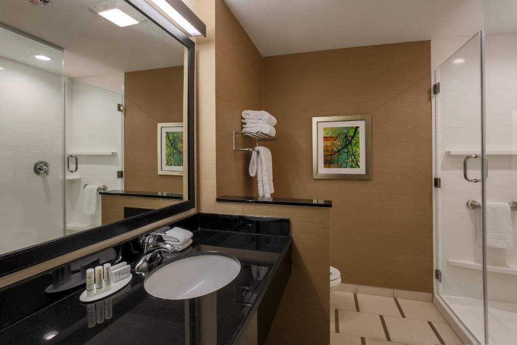 Fairfield Inn & Suites by Marriott Cuero - image 2