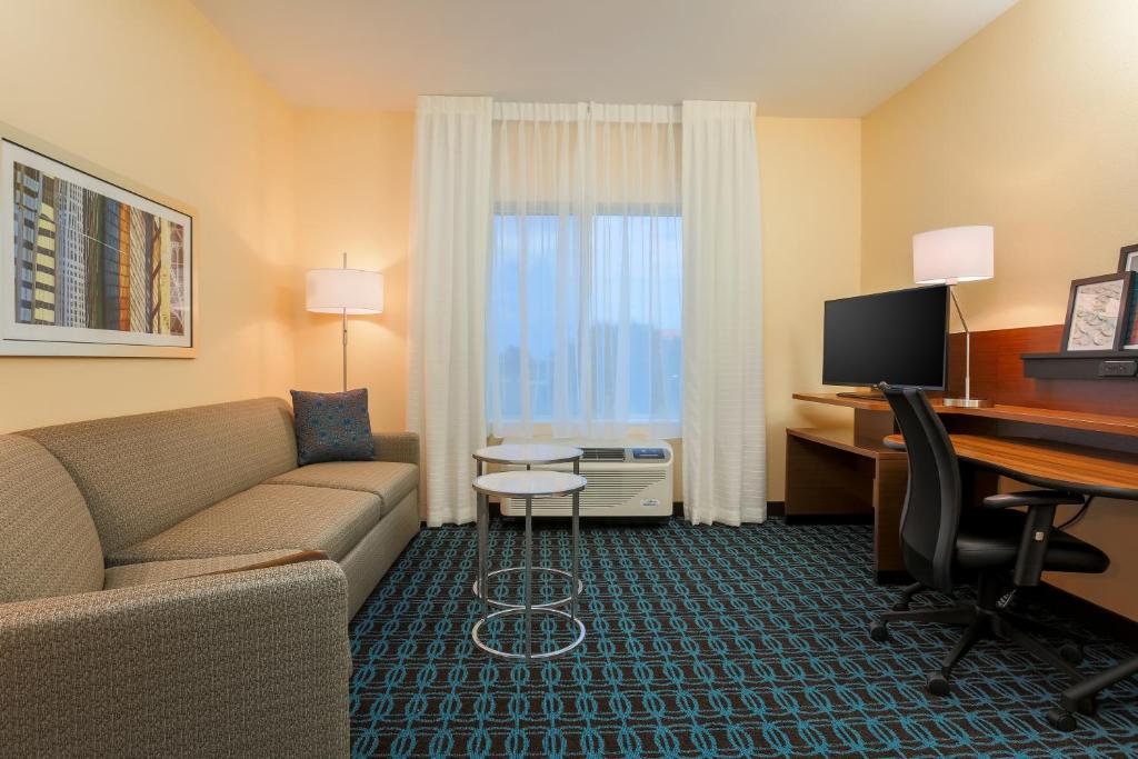 Fairfield Inn & Suites by Marriott Cuero - image 5