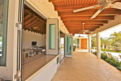 luxury property walking distance to zoni beach - image 10