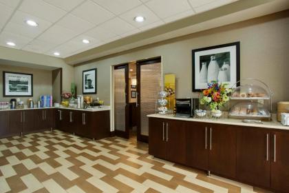 Hampton Inn Cullman - image 12