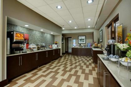 Hampton Inn Cullman - image 13