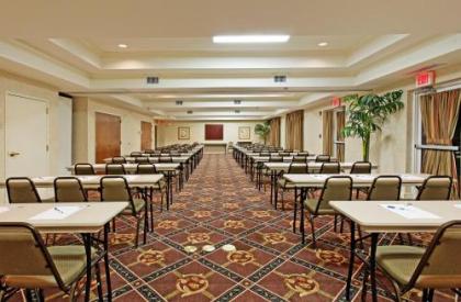 Holiday Inn Express & Suites Cullman - image 13