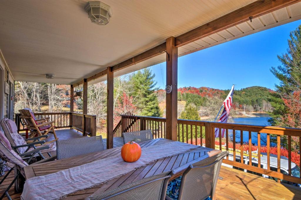 Lake Glenville Cabin with Boat Dock Kayaks and Views! - image 3