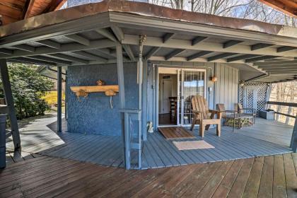 Cozy Cabin Retreat with Fire Pit Grill and Views - image 3