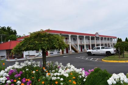 Red Carpet Inn  Suites Culpeper Culpeper Virginia