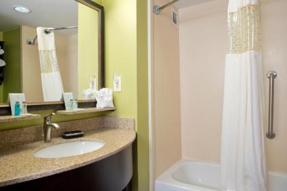 Hampton Inn Cumming - image 8