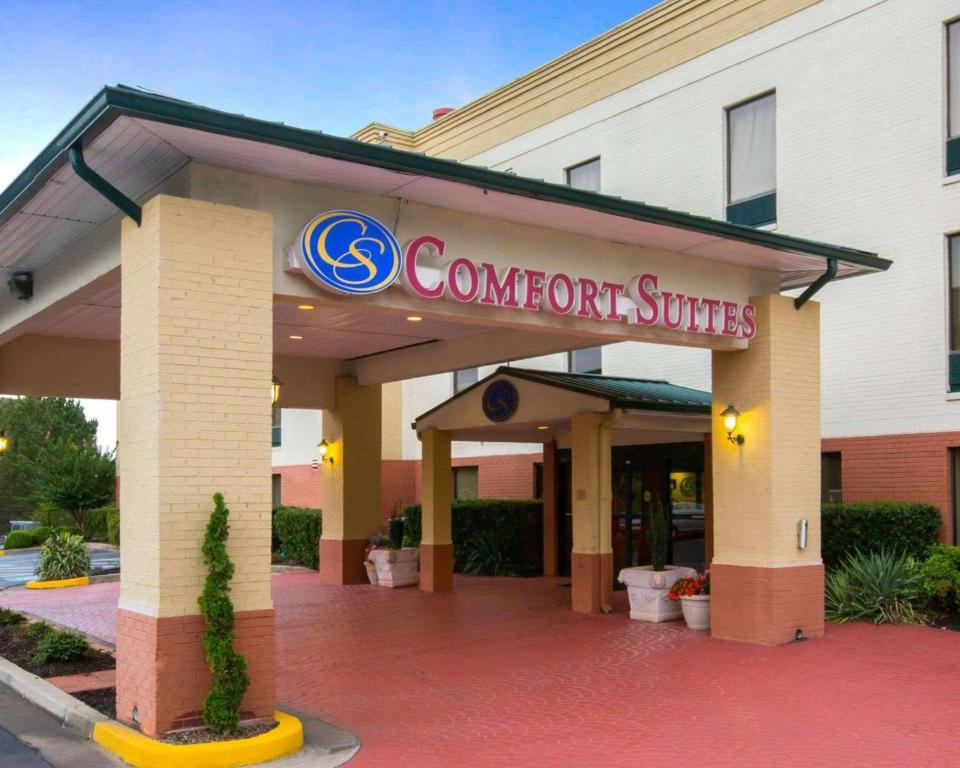 Comfort Suites Cumming - main image