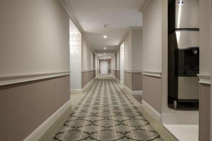 Woodcrest Hotel - image 3