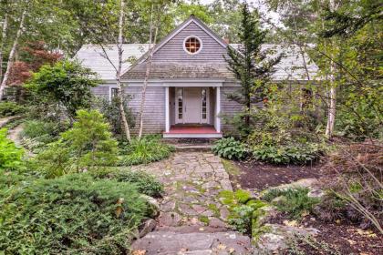 Quiet Waterfront Retreat with Wraparound Deck and Dock - image 8