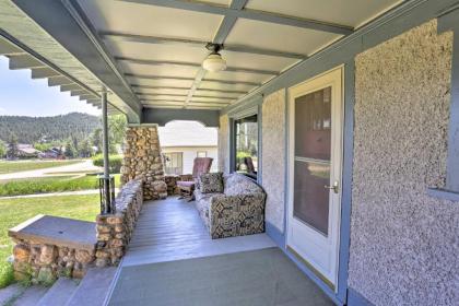 Custer Home with Deck and Porch - Walk Downtown! - image 9