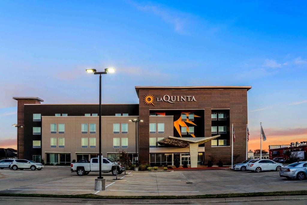 La Quinta by Wyndham Houston Cypress - image 2