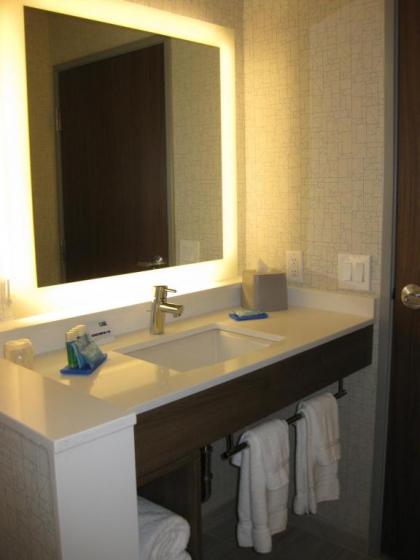 Holiday Inn Express & Suites - Houston NW - Cypress Grand Pky an IHG Hotel - image 10