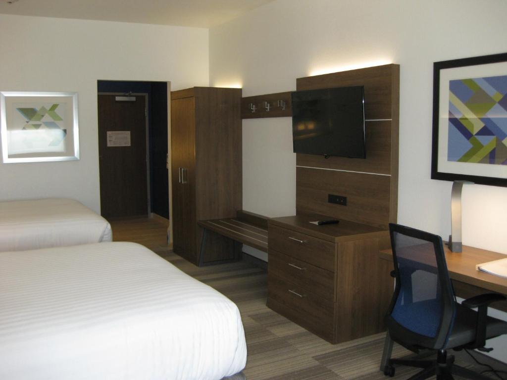 Holiday Inn Express & Suites - Houston NW - Cypress Grand Pky an IHG Hotel - image 6