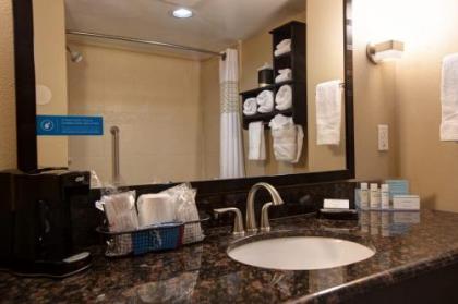 Hampton Inn Biloxi Beach Boulevard - image 5