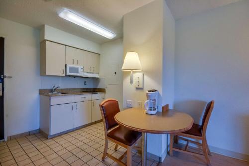 Motel 6-Biloxi MS - Beach - image 2