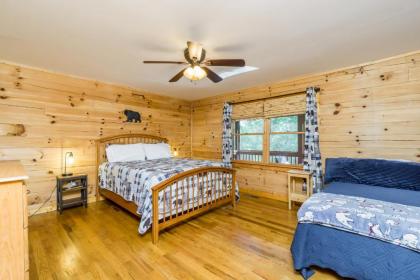 Custom 4 Bed 4 Bath Cabin in Dahlonega - image 14