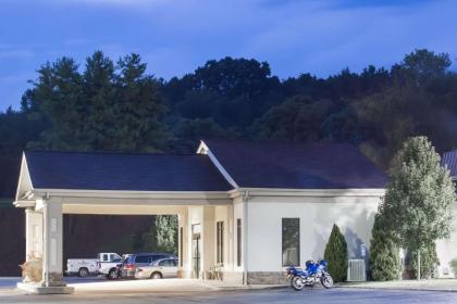 Super 8 by Wyndham DalevilleRoanoke Daleville Virginia