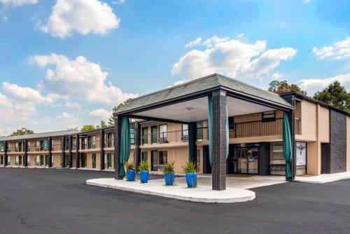 Suburban Extended Stay Hotel - main image