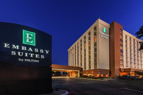 Embassy Suites Dallas - Market Center - main image