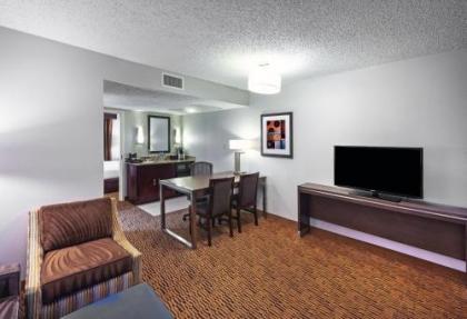 Embassy Suites Dallas - Market Center - image 2