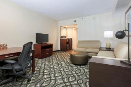 Embassy Suites by Hilton Dallas-Love Field - image 3