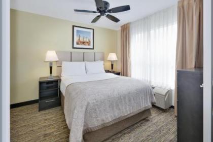 Candlewood Suites Dallas Market Center-Love Field an IHG Hotel - image 4