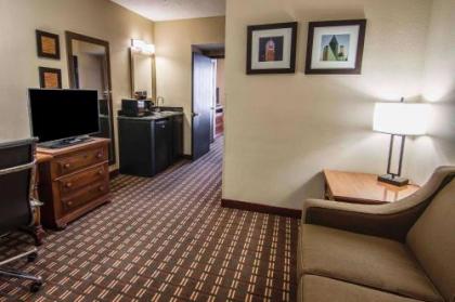 Quality Inn & Suites I-35 E/Walnut Hill - image 5